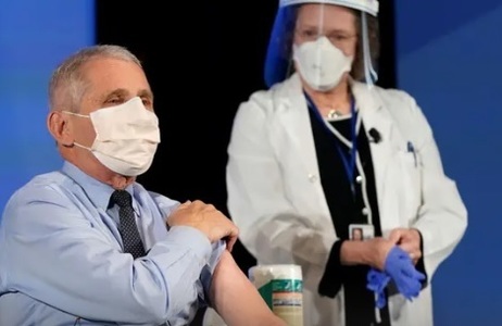 Covid-19 - Imunologul Anthony Fauci, consilier al lui Trump şi Biden, vaccinat 