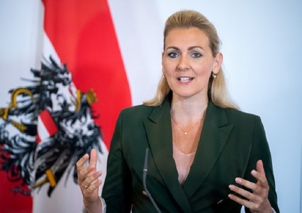 Ministrul austriac al Muncii, Christine Aschbacher, a demisionat în urma acuzaţiilor de plagiat