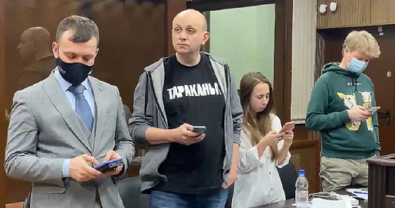 Redactorul-şef al publicaţiei independente Mediazona, Serghei Smirnov, arestat la manifestaţii în susţinerea lui Navalnîi, condamnat la 25 de zile de închisoare; sindicatele cer eliberarea altor 80 de jurnalişti