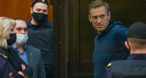 Navalnîi a fost condamnat şi pentru defăimarea unui veteran. Opozantul riscă să ajungă într-un lagăr de muncă