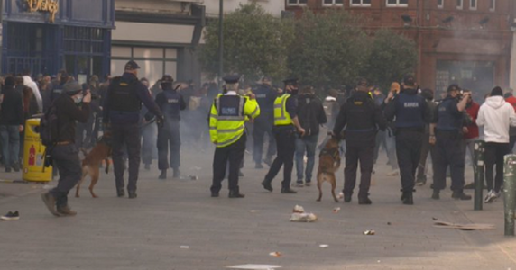 Zeci de arestări şi trei poliţişti răniţi în Irlanda, la o manifestaţie violentă, la Dublin, împotriva restricţiilor impuse în lupta împotriva covid-19