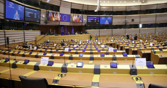 Parlamentul European refuză să stabilească o dată la care să ratifice acordul comercial post-Brexit, în semn de protest, după ce Londra modifică unilateral acordul Brexitului