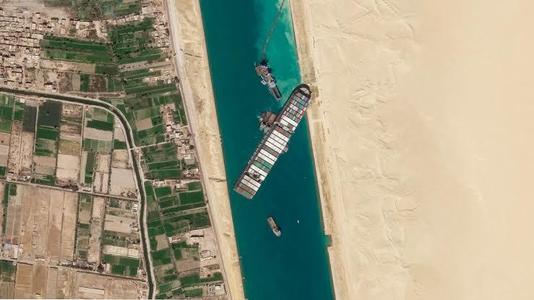 Toate cele 422 de nave care erau blocate după eşuarea Ever Given au trecut prin Canalul Suez