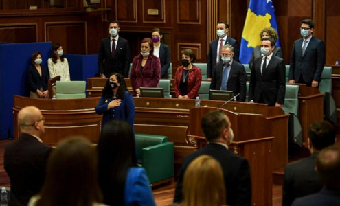 Tânăra juristă reformistă Vjosa Osmani-Sadriu, noua preşedintă a Kosovo, a doua femeie la conducerea ţării