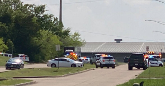 Un mort şi cinci răniţi în Texas, într-un atac armat într-un magazin de mobilă comis de către un angajat