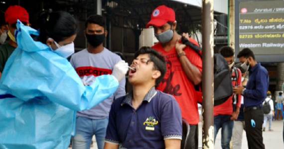 India înregistrează un nou ”record” mondial al contaminării zilnice cu noul coronavirus, de aproape 350.000 de cazuri de covid-19, şi prelungeşte cu o săptămână carantina la New Delhi