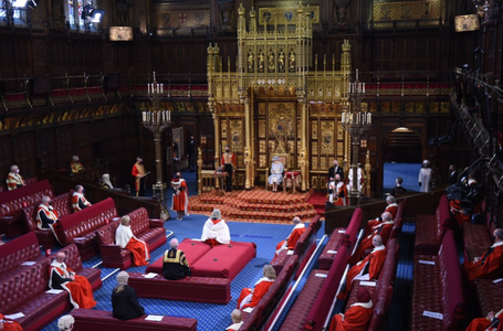 Boris Johnson, consolidat în alegerile locale de joi, face din redresarea Regatului Unit ”prioritatea” sa, anunţă regina Elizabeth a II-a în tradiţionalul discurs al tronului