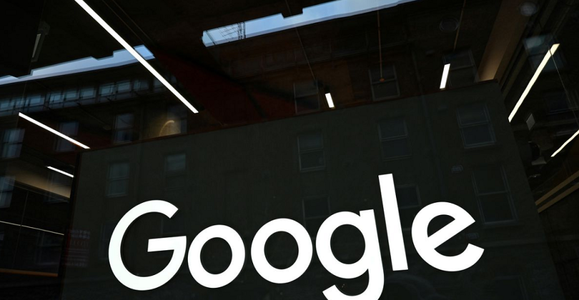 Google, acuzat de abuz de poziţie dominantă, amendat cu peste 100 de milioane de euro în Italia, din cauză că refuză să primească pe Google Play aplicaţia Enel JuicePass, care oferă servicii vehiculelor electrice