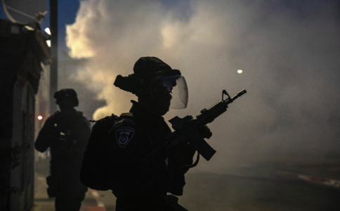 O atmosferă de război civil domneşte la Lod, un oraş mixt israeliano-arab