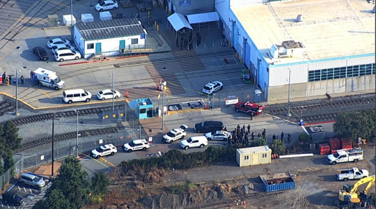 Morţi şi răniţi în California, într-un atac armat în incinta unei companii de transport public,  Valley Transportation Authority (VTA), la San Jose; presupusul atacator, ucis, anunţă poliţia