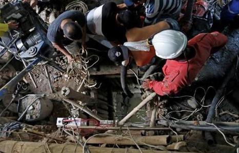 Columbia: Cel puţin două persoane au murit şi alte şapte sunt blocate în subteran după o explozie la o mină de cărbune