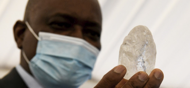 Botswana descoperă un diamant de 1.098 de carate, a treia cea mai mare piatră preţioasă de acest fel din lume