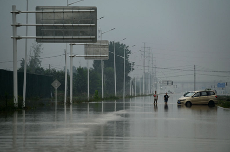 Transporturi întrerupte în estul Chinei, măturat de taifunul In-Fa