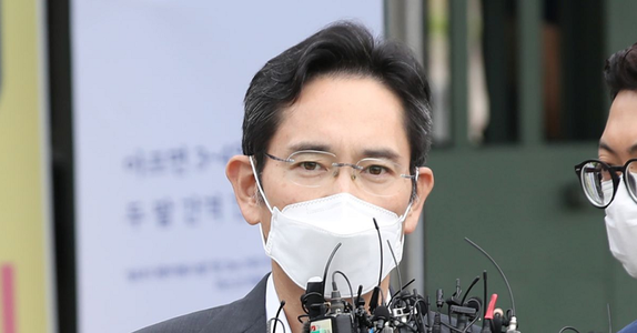 Moştenitorul Samsung Electronics, Lee Jae-yong, eliberat condiţionat după 18 luni de închisoare cu privire la corupţie