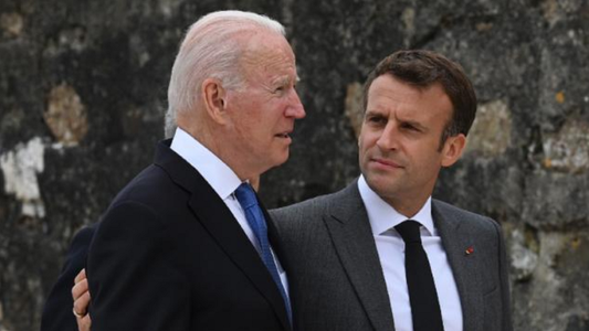 Macron discută miercuri la telefon cu Biden despre criza submarinelor australiene