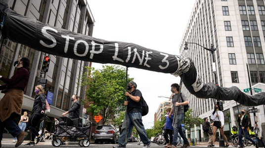 Un oleoduct nou şi controversat al grupului Enbridge, "Line 3", între Canada şi SUA, urmează să fie dat în folosinţă vineri; Greenpeace denunţă în fianlizarea acestui oleoduct ”un eşec major” al administraţiei Biden