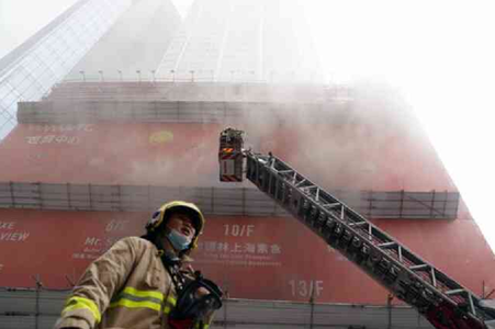 12 răniţi şi 1.200 de persoane evacuate la Hong Kong, în urma unui incendiu la World Trade Center