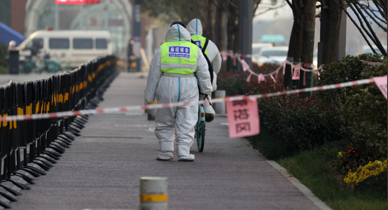 Oraşul chinez Xi'an, plasat în carantină, înăspreşte restricţiile anticovid, după ce China înregistrază 206 noi contaminări, un număr-record din martie 2020