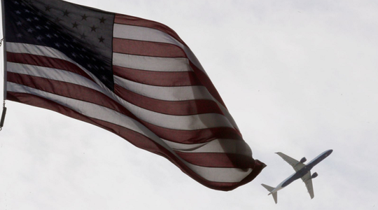 Aproape 5.000 de zboruri anulate în SUA, înaintea unei furtuni în est; stare de urgenţă în New York şi New Jersey