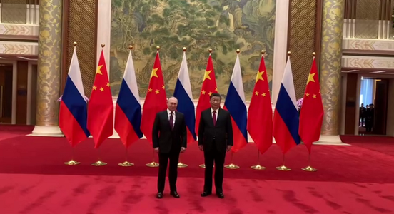 Vladimir Putin salută relaţii de o calitate ”fără precedent” cu China lui Xi Jinping, într-o vizită la Beijing în prima zi a Jocurilor Olimpice de Iarnă