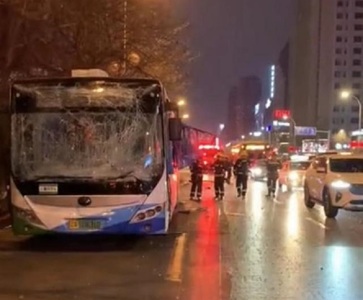 China: 42 de răniţi şi un mort după explozia unui autobuz