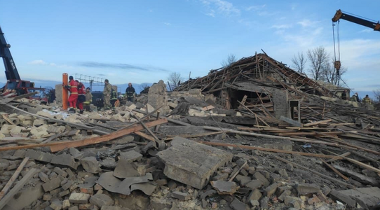 Optsprezece oameni - opt bărbaţi şi zece femei - ucişi în ”atacuri militare” în satul Lipeţke din regiunea ucraineană Odesa, anunţă autorităţile regionale