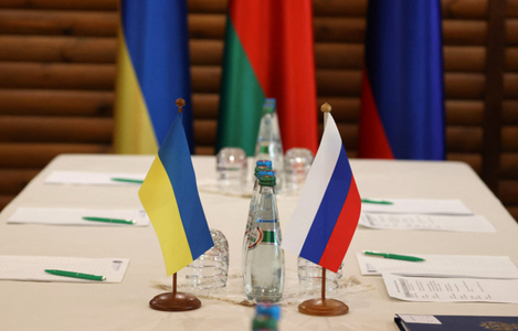 Şefii diplomaţiilor rusă şi ucraineană, Serghei Lavrov şi Dmitro Kuleba, au sosit la negocieri, la Antalia, în Turcia 