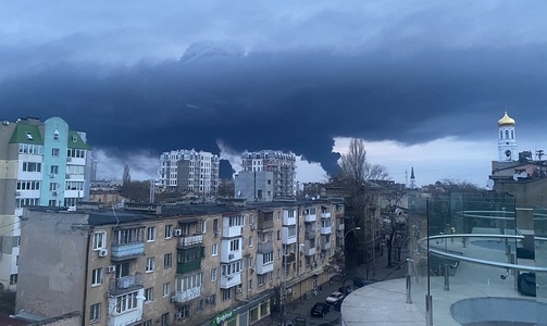 Explozii la Odesa, duminică dimineaţă. Depozite de combustibil sunt în flăcări – VIDEO