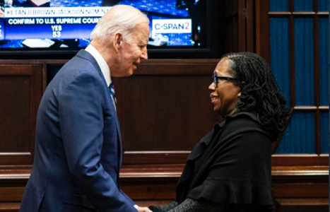 Ketanji Brown Jackson, prima afroamericană confirmată de Senat în funcţia de judecătoare a Curţii Supreme americane