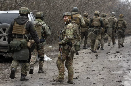 The Times: Membri ai forţelor britanice speciale SAS au antrenat soldaţi ucraineni lângă Kiev