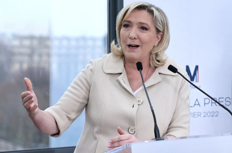 Marine Le Pen l-a sunat pe Macron şi s-a recunoscut învinsă. Ea consideră totuşi că rezultatul obţinut este ca o victorie