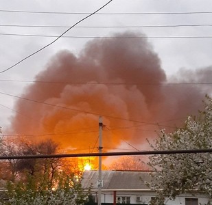 Incendiu la un depozit de petrol din regiunea separatistă Doneţk - VIDEO