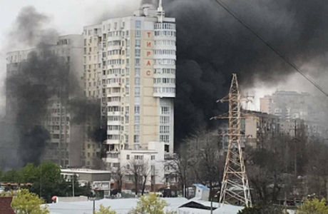 Un centru comercial şi două hoteluri au fost lovite luni de atacurile militare ruseşti în oraşul-port Odesa, din sud