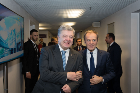 Poroşenko, autorizat să iasă din Ucraina, pentru a participa la summitul şi Congresul Partidului Popular European, la Rotterdam, în urma unor presiuni europene, după ce a fost împiedicat în două rânduri în weekend