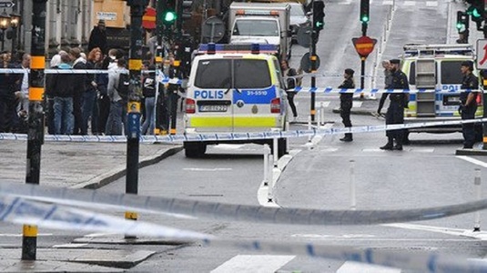 UPDATE-Două persoane, rănite într-un atac cu cuţitul în Suedia; o persoană, arestată; atacul, clasificat drept tentativă de omor