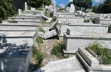 Cel mai mare cimitir evreiesc din Istanbul, abandonat parţial, vandalizat