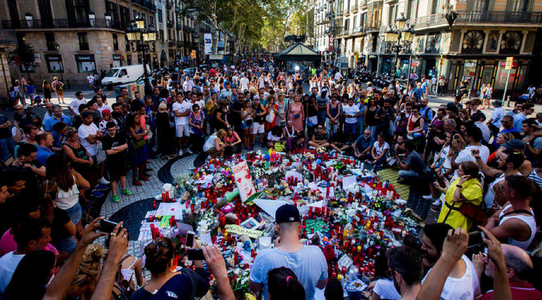 Spania comemorează cinci ani de la atentatele jihadiste din Catalonia. Un moment de reculegere la Barcelona, perturbat de o mână de manifestanţi separatişti care pretind că statul spaniol se află în spatele atacurilor