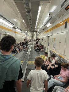 Pasageri blocaţi ore întregi în Eurotunel, după ce un tren de pe ruta Calais - Folkestone s-ar fi defectat: ”A fost ca într-un film cu dezastre. Mergeam spre abis fără să ştim ce se întâmplă”