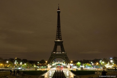 Decesul reginei Elizabeth a II-a: Turnul Eiffel nu va fi luminat joi seară/ Trei zile de doliu în Brazilia