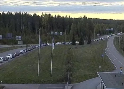 Finlanda închide una dintre autostrăzile principale pentru prima dată în zeci de ani, cu scopul de a organiza exerciţii cu avioanele de luptă