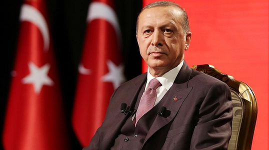 Turcia: Erdogan propune un referendum cu privire la purtarea vălului islamic