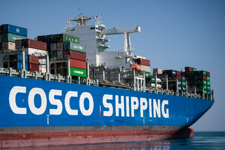Guvernul Scholz autorizează o participaţie limitată a grupului chinez Cosco la un terminal din portul Hamburg