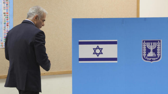 Netanyahu speră să se întoarcă la putere marţi, în al cincilea rând de alegeri în trei ani şi jumătate