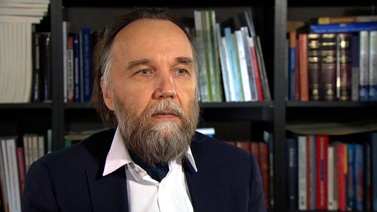 Ideologul ultranaţionalist rus Alexander Dughin îşi reiterează sprijinul faţă de Vladimir Putin după retragerea Rusiei din Herson: ”Suntem loiali lui Putin şi vom sprijini până la final operaţiunea militară şi Rusia”