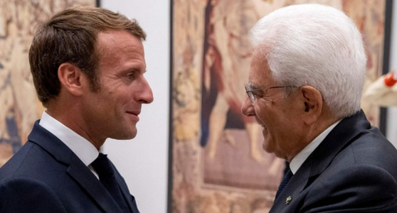Macron şi Mattarella insistă asupra ”marii importanţe” a relaţiilor francezo-italiene, după criza diplomatică cauzată de refuzul Giorgiei Meloni de a primi migranţii de la bordul Ocean Viking