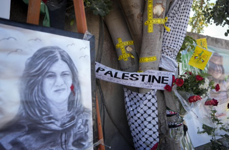 Familia jurnalistei palestiniano-americane Shireen Abu Akleh, ucisă cu un glonţ în cap în războiul israelian din mai în Cisiordania, salută o anchetă FBI, dezvăluită de Politico. Israelul denunţă ancheta
