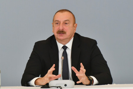 Azerbaidjanul refuză să discute cu Armenia în prezenţa lui Emmanuel Macron şi a anulat negocierile de pace prevăzute la 7 decembrie