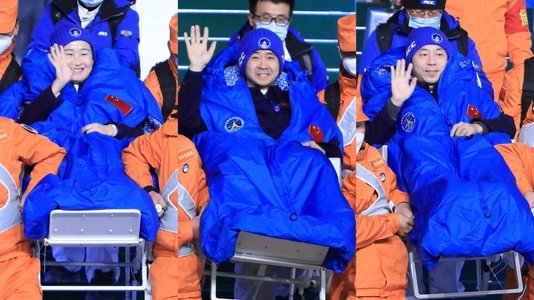Trei astronauţi chinezi au revenit pe Pământ după şase luni la bordul staţiei spaţiale Tiangong - VIDEO