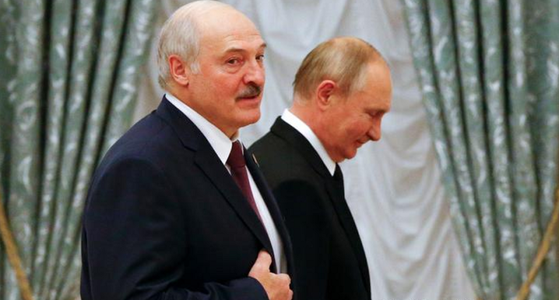 Vladimir Putin este aşteptat luni în Belarus, o vizită urmărită cu interes pe fondul temerilor că pregăteşte o nouă ofensivă asupra Kievului