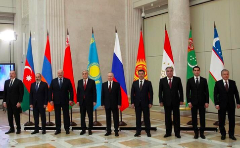 Putin le oferă opt inele de aur unor lideri din fosta URSS, în care comentatori văd o referinţă la ”Stăpânul Inelelor”